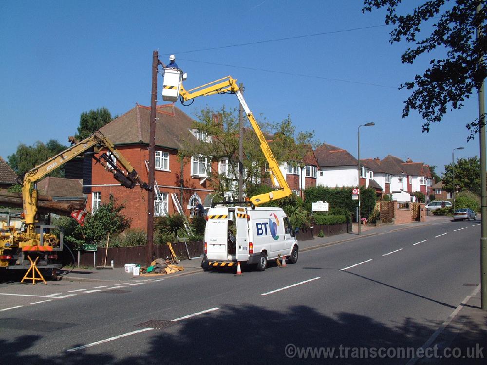 BT Transit With Cherry Picker Southborough Rd 020905.JPG